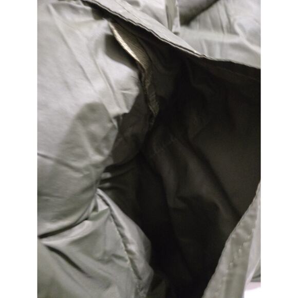 Mens Mountain Hardwear Green Down Vest Zipper Pockets Medium Olive/Green EUC - Picture 10 of 14